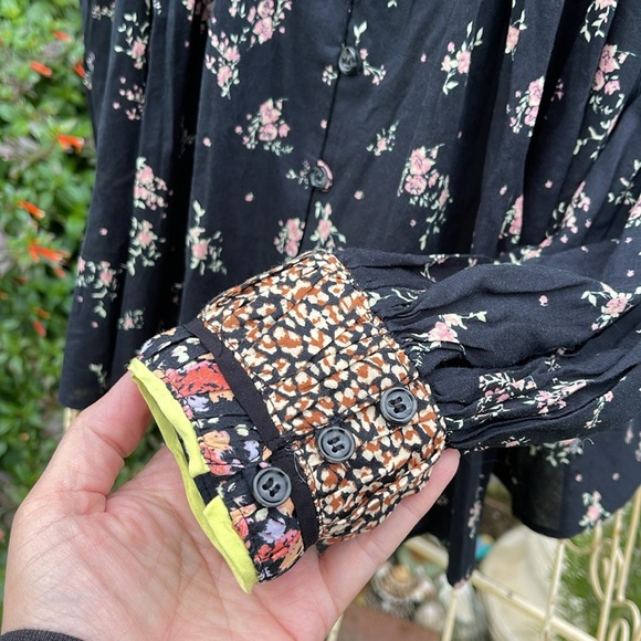 Free People Paloma Blouse ~ Black Floral - Picture 7 of 9